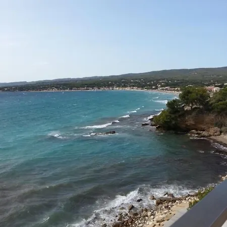 Vue A La Madrague *